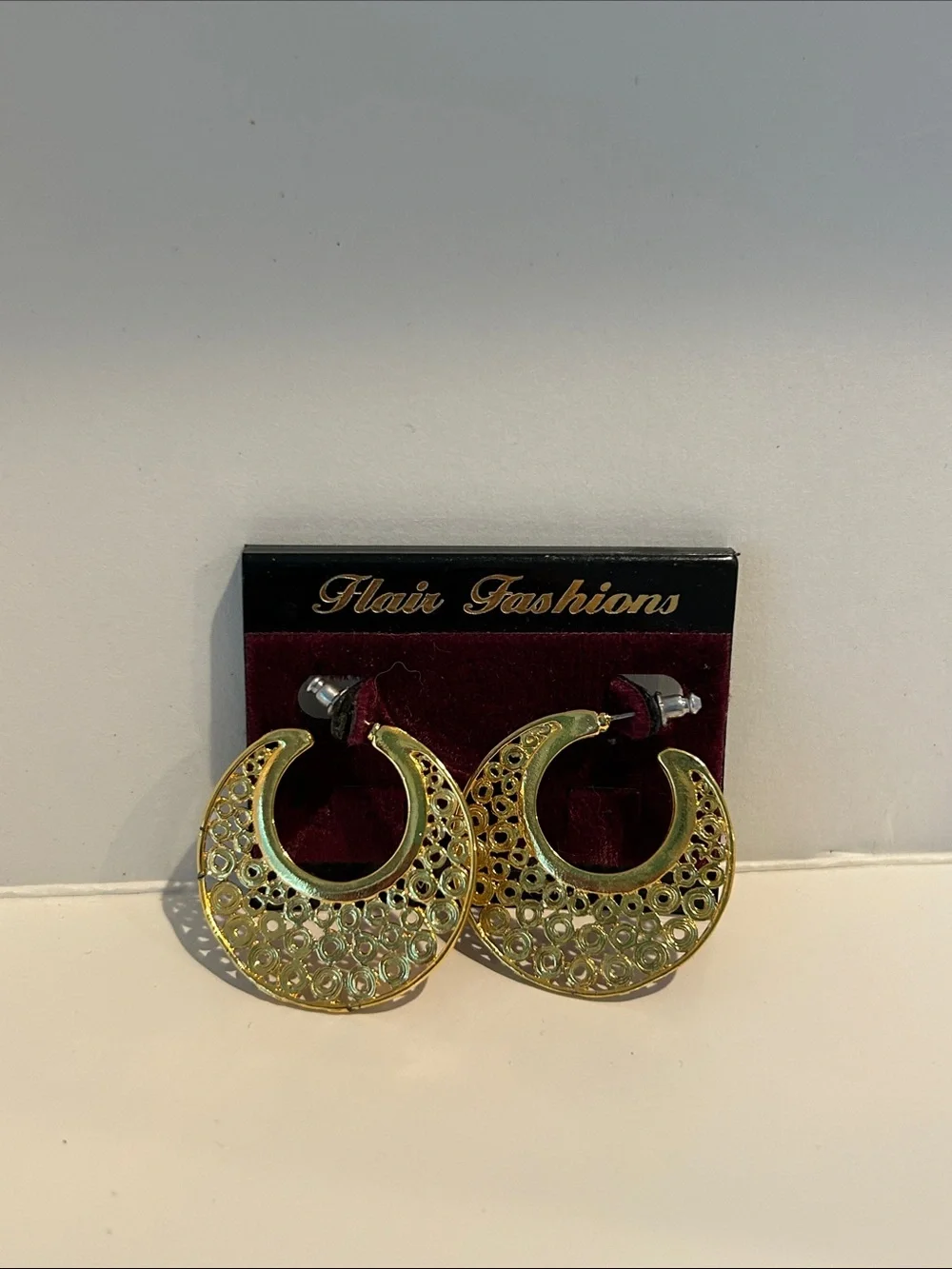 N/A gold tone
